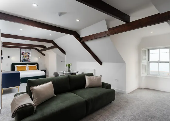 Luxury Modern Suite In Marazion With Parking
