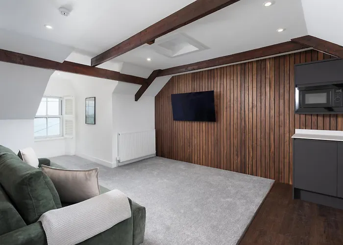 Luxury Modern Suite In Marazion With Parking